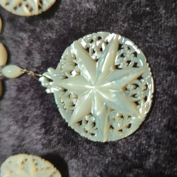 Unbranded Mother of Pearl Hand Carved Necklace, Bracelet & Earring Set Jeruselum - Picture 3 of 16